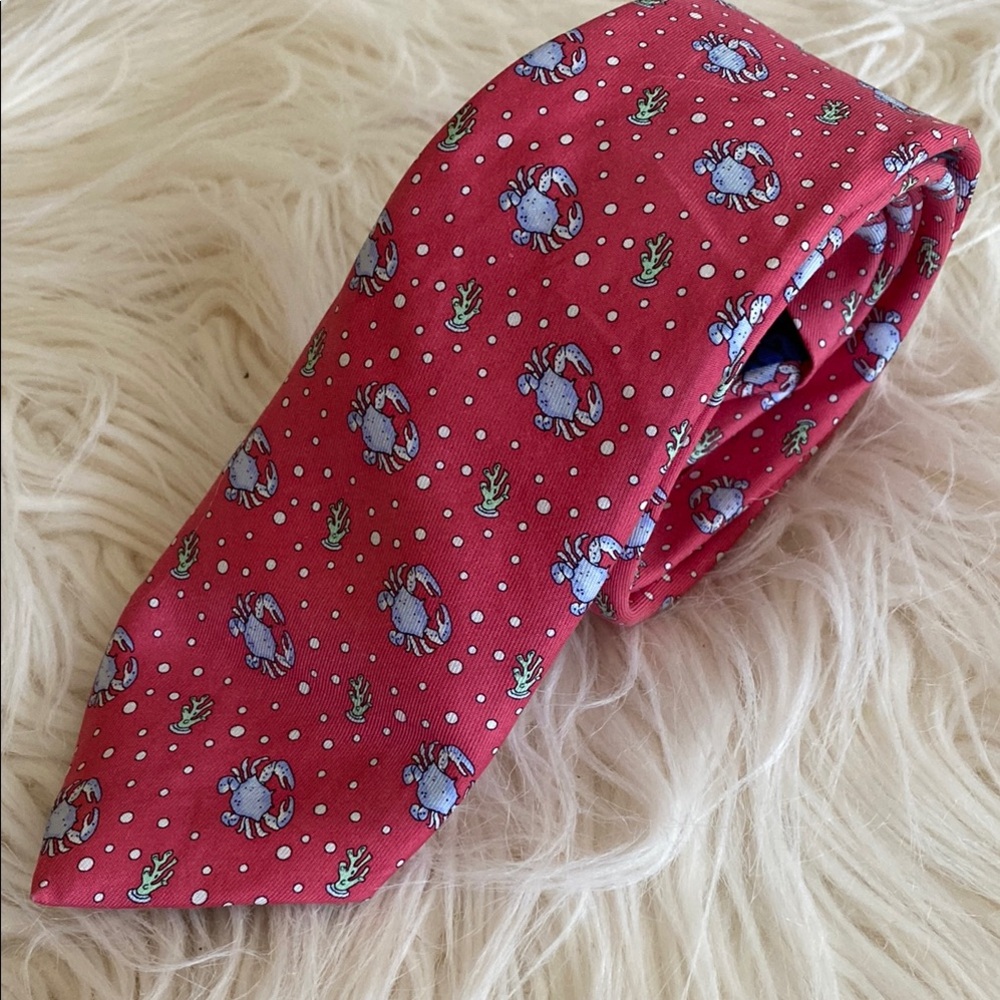 Vineyard vines 100% silk crab  Tie